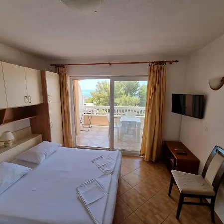 Apartament Luetic