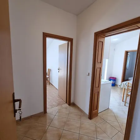 Luetic Apartament Makarska