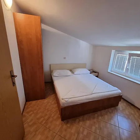 Luetic Apartament *