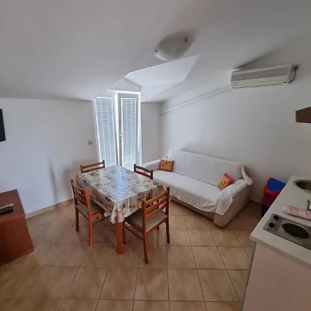 Apartment Luetic *