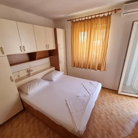 Apartment Luetic