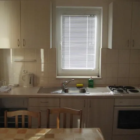 Apartment Luetic Makarska