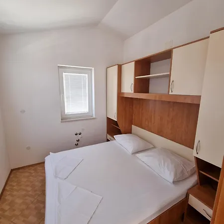 Apartment Luetic *