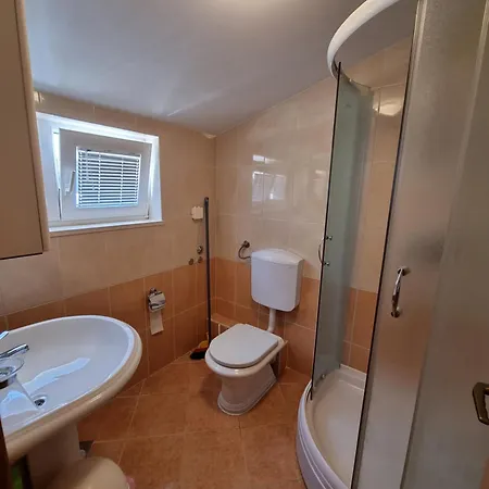 Luetic Apartment Makarska