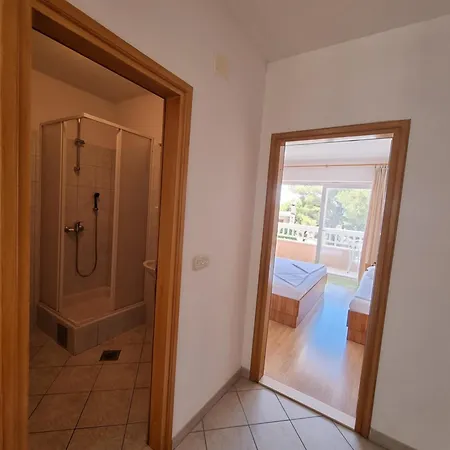 Apartment Luetic Makarska